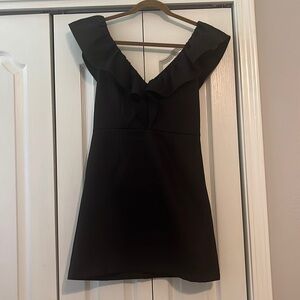 DO+BE cocktail dress - black v-necked fitted dress with ruffled sleeves